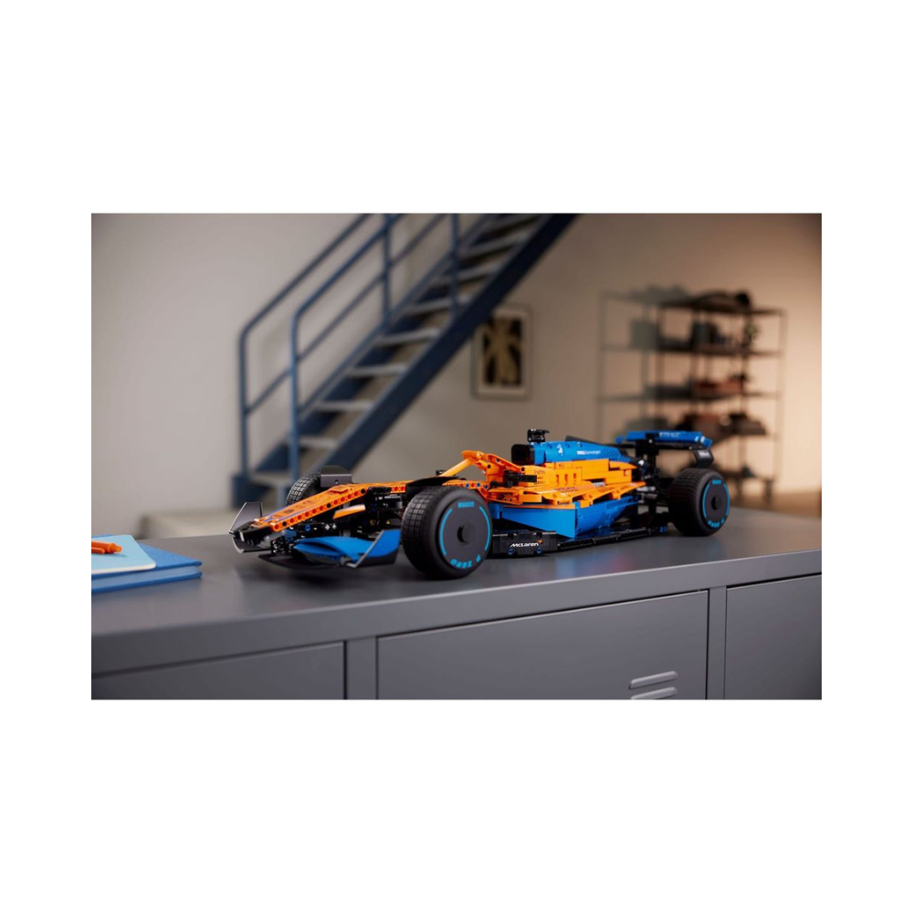 LEGO Technic McLaren Formula 1 Race Car 42141 - Image 2