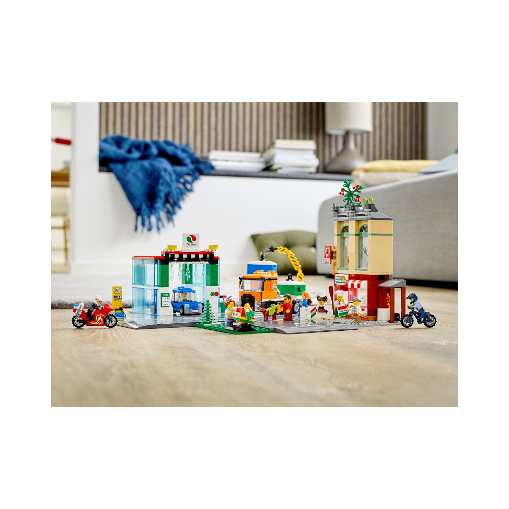LEGO City Town Center 60292 - Image 2