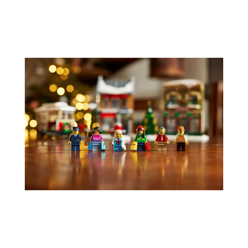 LEGO Icons Holiday Main Street 10308 - Image 2