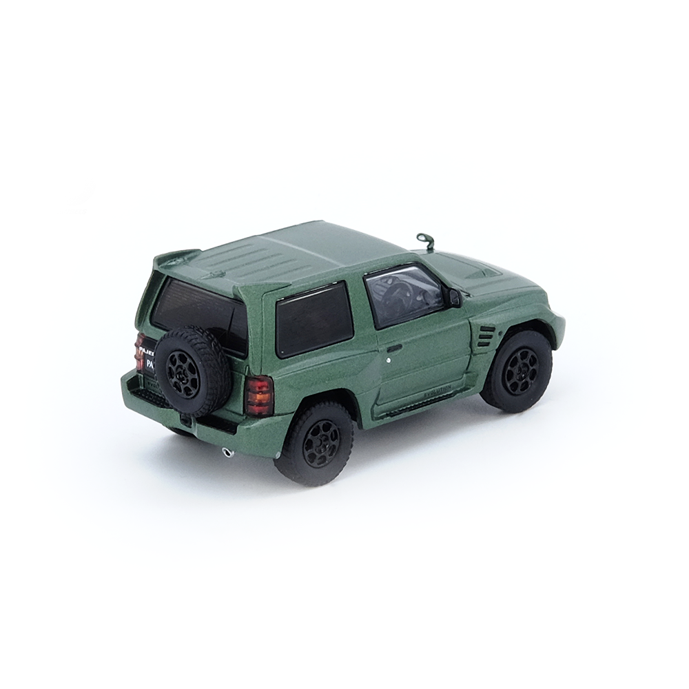 INNO64 MITSUBISHI PAJERO EVOLUTION Satin Green