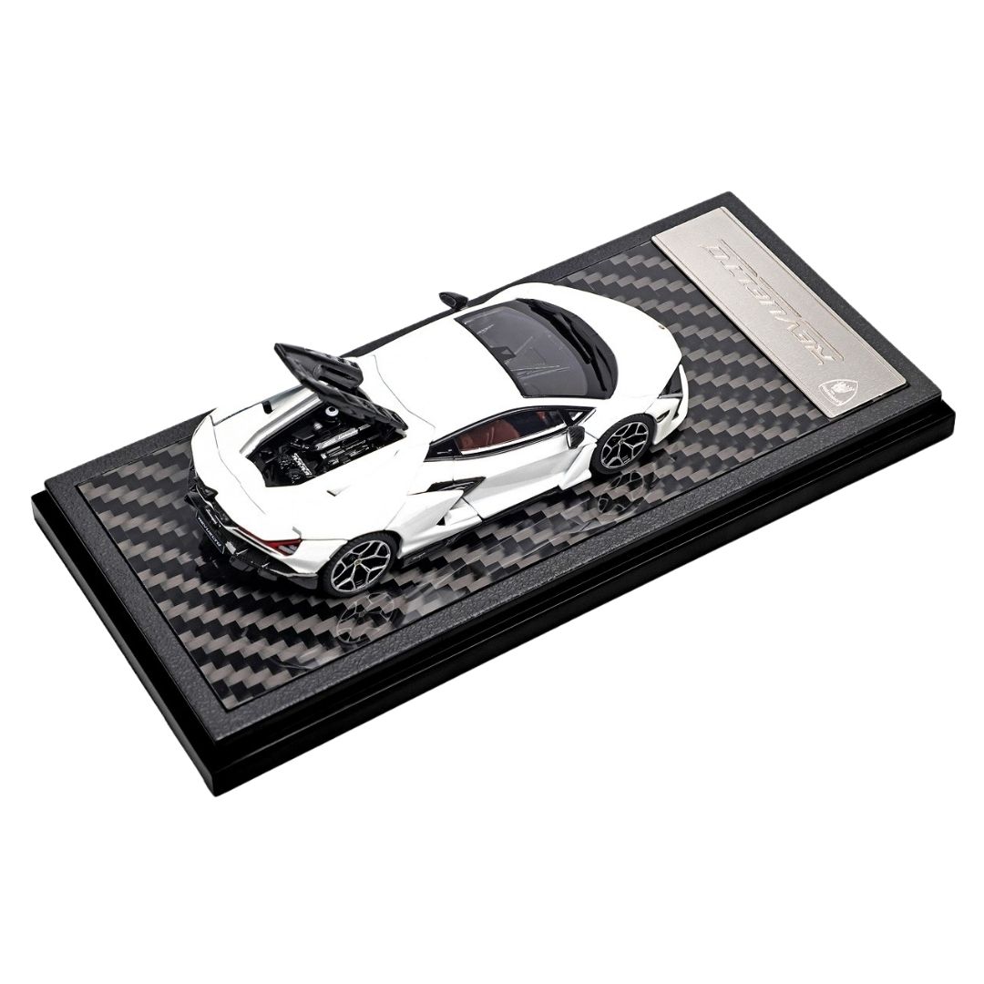 LCD 1/64 Lamborghini Revuelto White