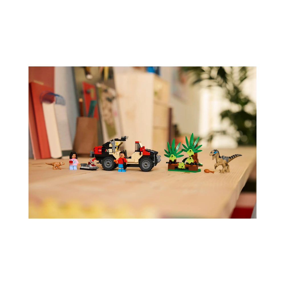 LEGO Jurassic World Raptor Off-Road Escape 76972 - Image 3