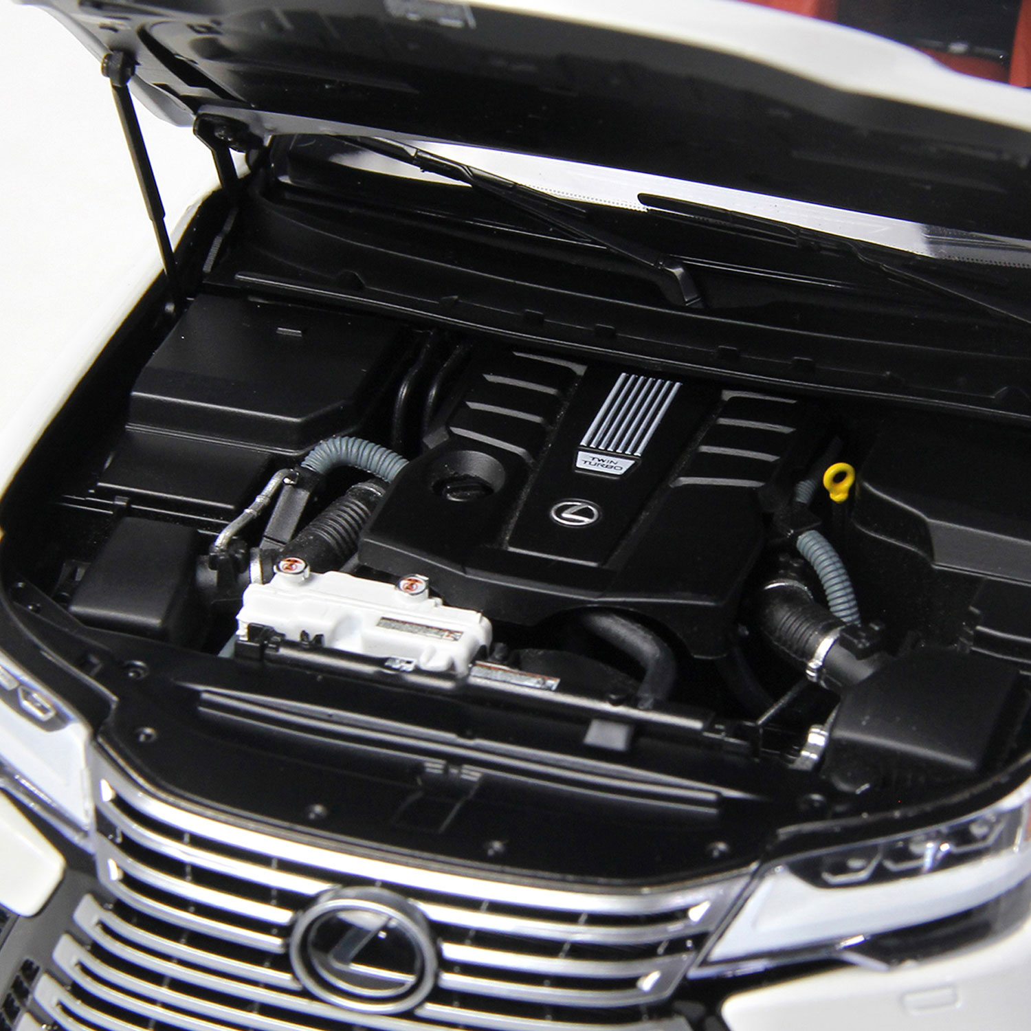 LCD 1-18 Lexus LX600 (White)